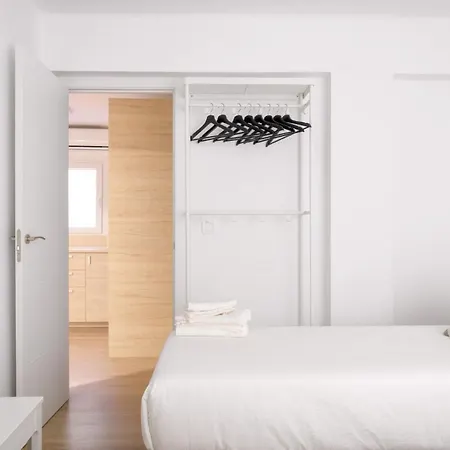 3 Hab Dobles, 2 Banos, Ac, Junto Al Casco Viejo Ol *