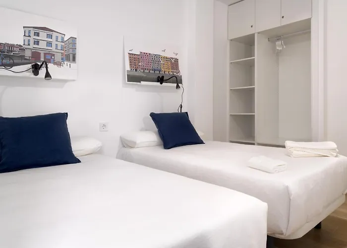 3 Hab Dobles, 2 Banos, Ac, Junto Al Casco Viejo Ol *