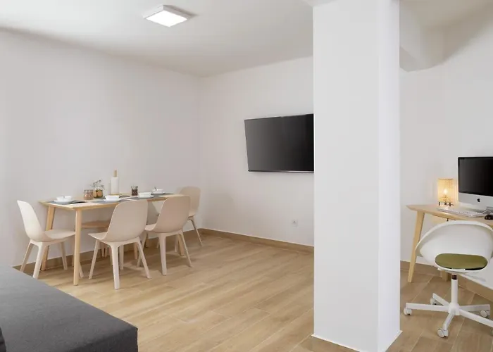 3 Hab Dobles, 2 Banos, Ac, Junto Al Casco Viejo Ol *